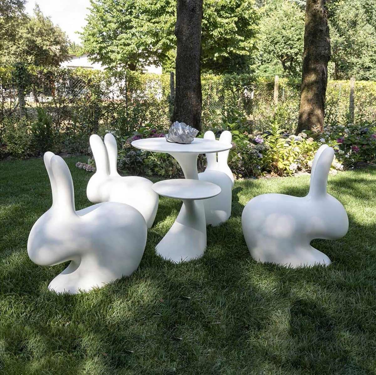 Rabbit Chair White QEEBOO | DESIGNPERTE.IT