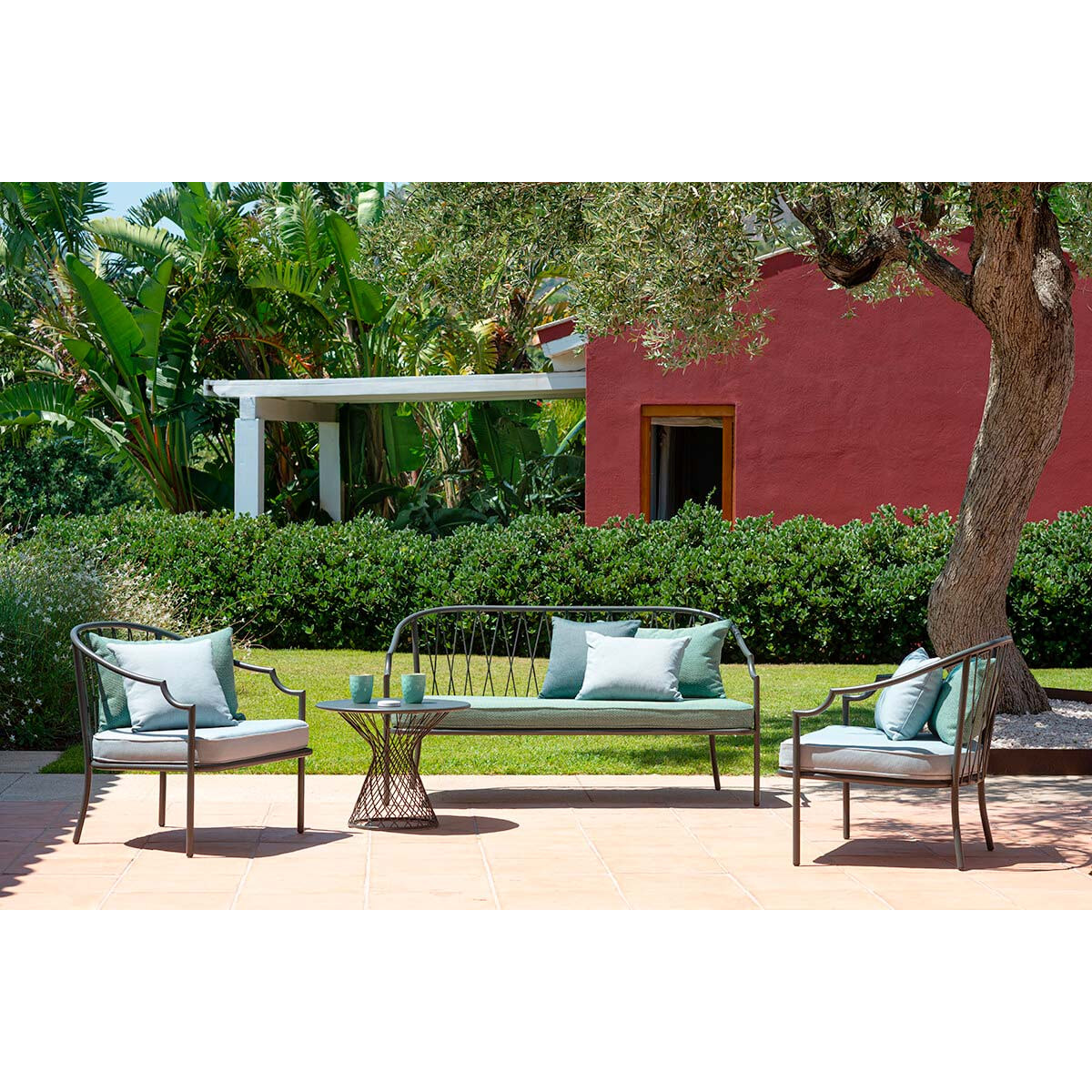 Set divano Como con 2 Lounge chair Como e tavolino basso Como